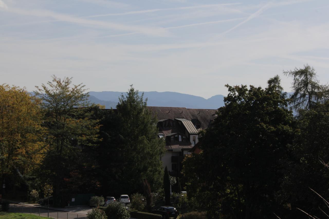 Mariaprimavera Apartment Am Kurpark Mit Schwarzwaldblick * * * * Bad Krozingen Esterno foto